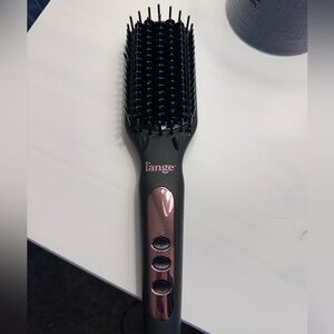 Lange ceramic straightening brush